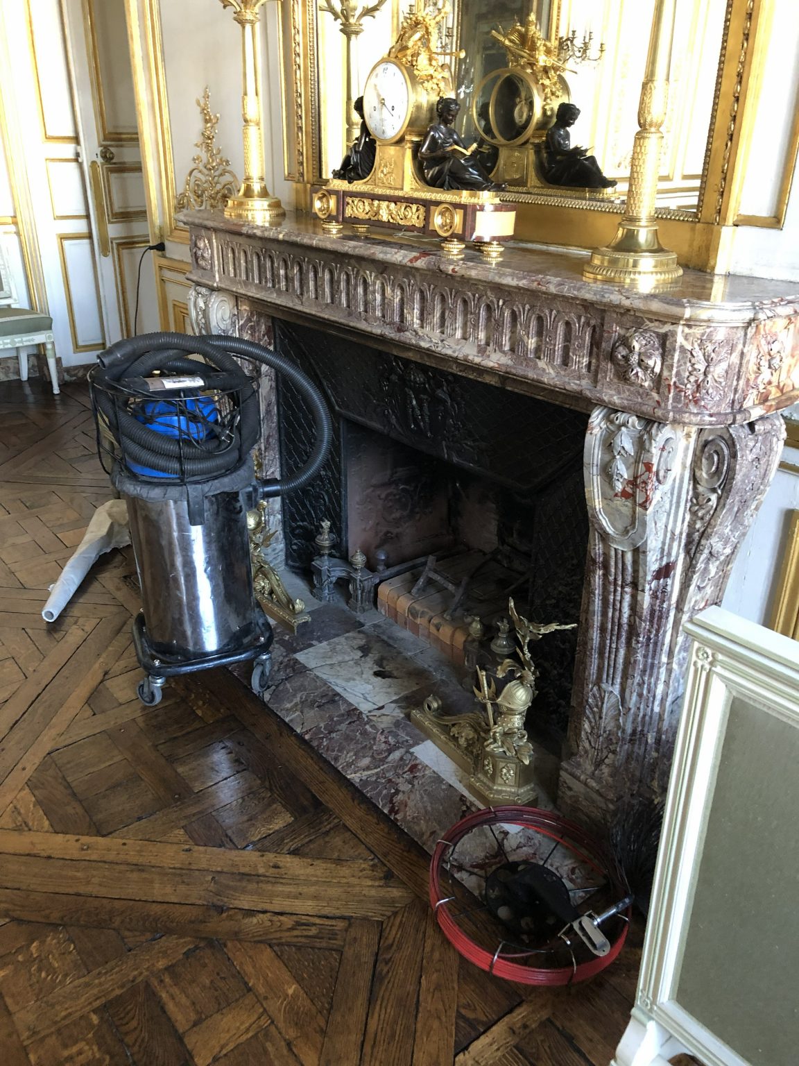 ramonage mécanique d'une cheminée à Paris